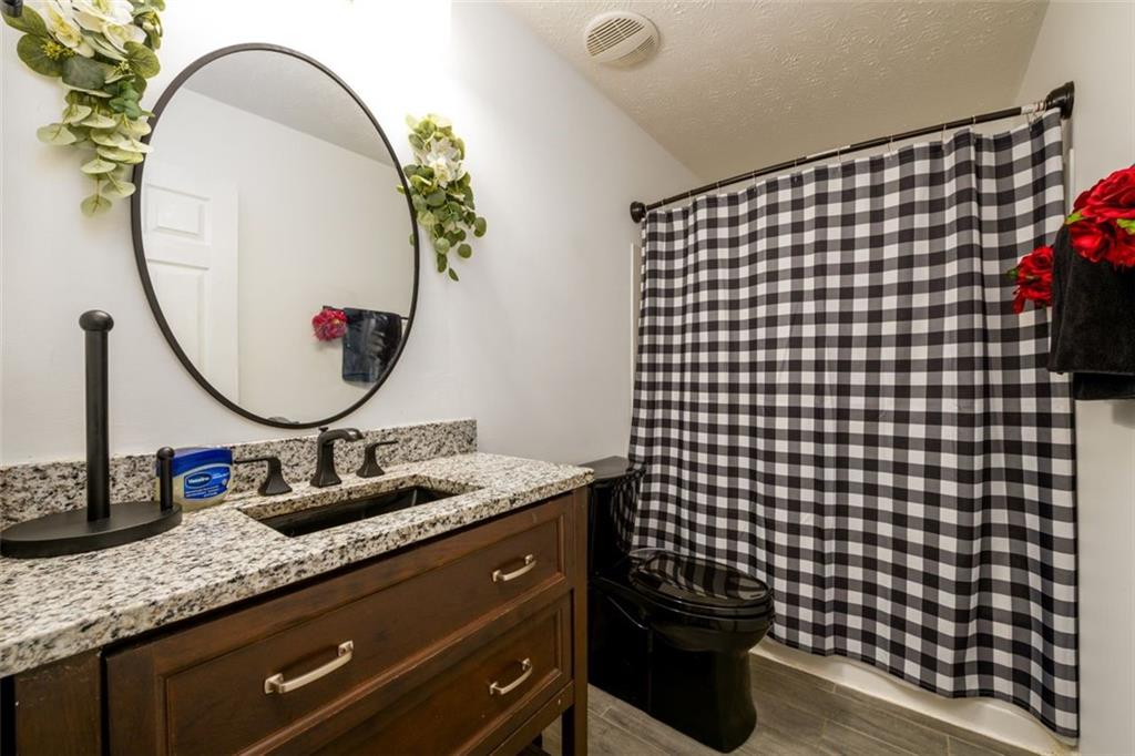 1045 PAPER CREEK Drive