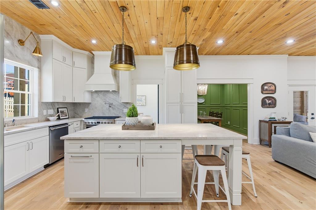 542 Sugar Hill Drive NW