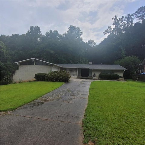 Photo of 2250 Crestknoll Circle, Decatur, GA 30032 (MLS # 7834977)