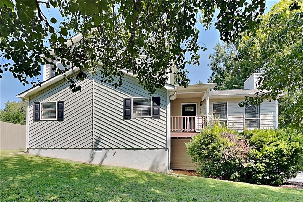 Charming 4 bed, 3 bath, 2,208 sqft home in Acworth! Open kitchen concept with updated counters and a spacious living room. Primary suite with attached bathroom. Spacious backyard, great for gatherings! Pets accepted on a case by case basis. Additional admin fees apply. The Fireplace is decorative. Schedule your showing today! This home is as-is.
LEASE TERM:1year
This home may be located within a Homeowners Association (HOA) community. If so, residents will be responsible for adhering to all HOA rules and regulations. Please contact your agent or landlord's agent for more information.