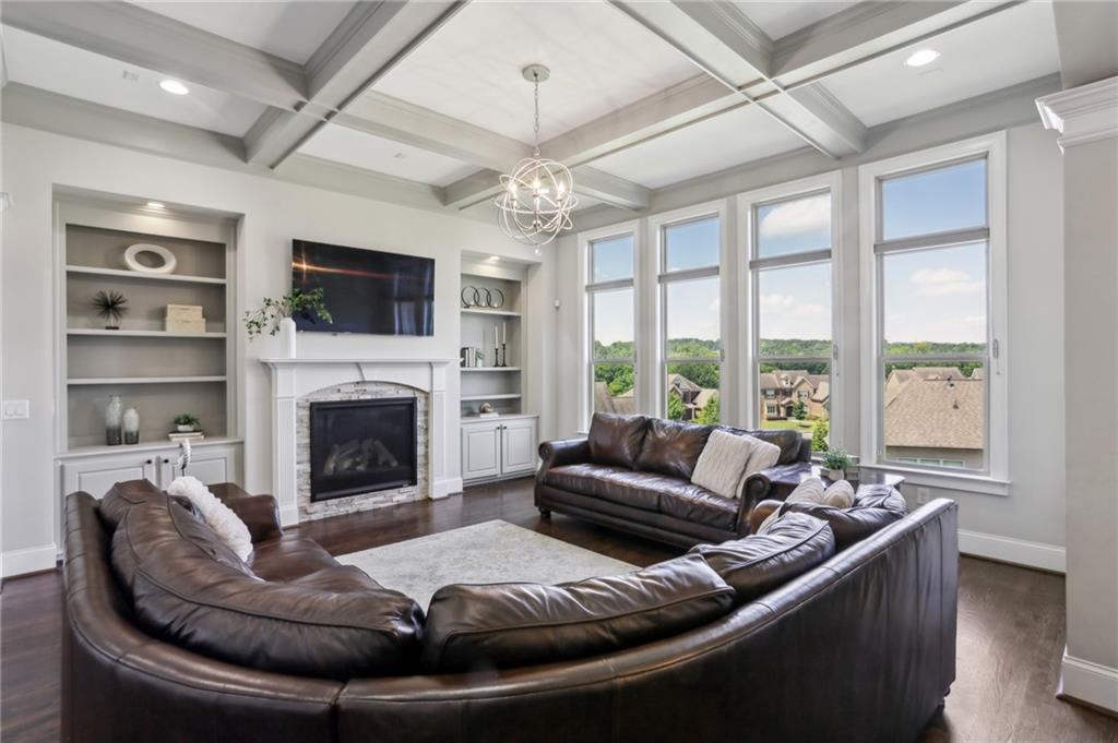 5935 Meyers Park