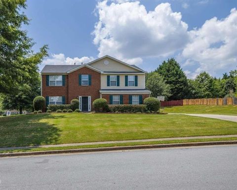 A home in Dacula