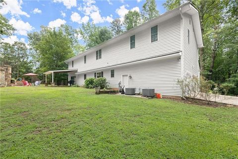 A home in Dawsonville