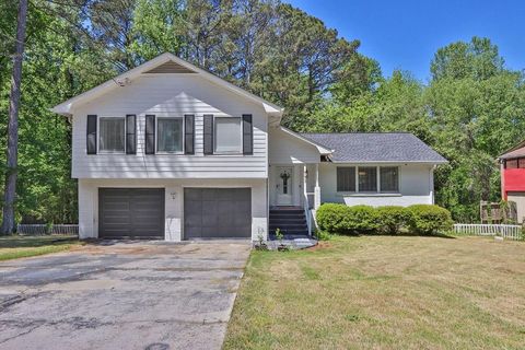 Photo of 557 Rue Montaigne, Stone Mountain, GA 30083 (MLS # 7756650)