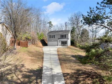 A home in Flowery Branch