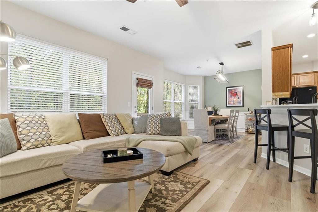 311 OAKVIEW Way