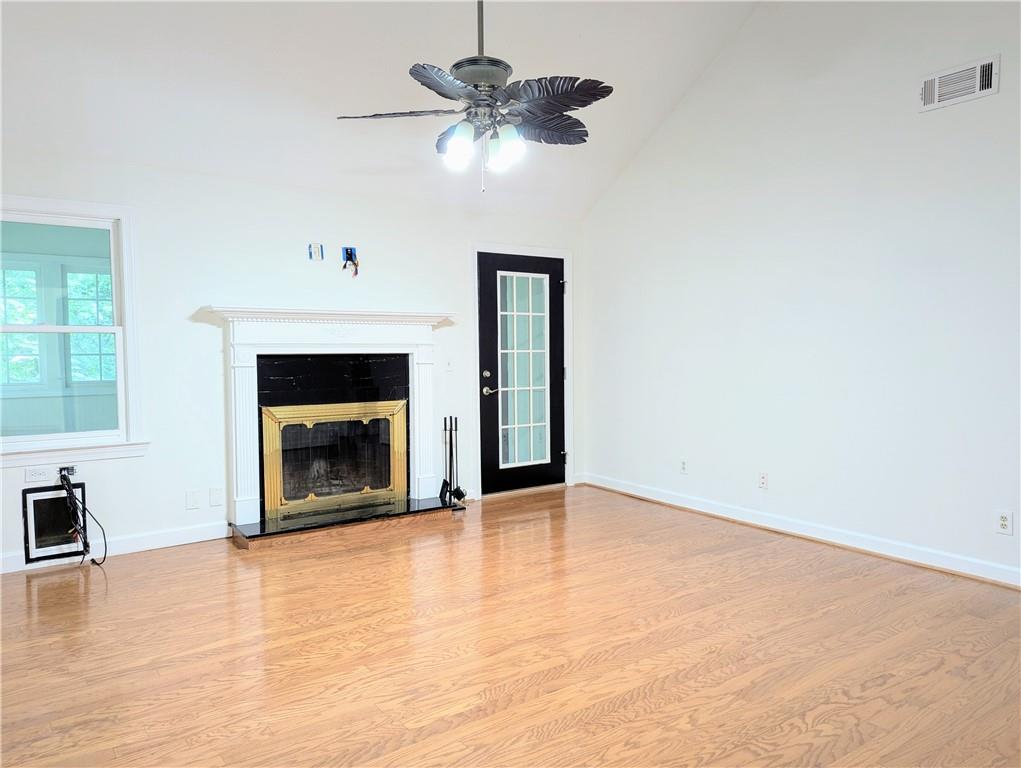 1409 Oakridge Circle