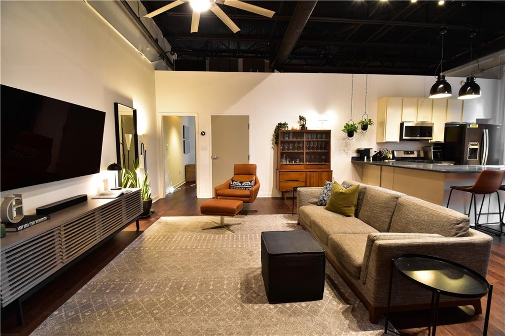 5097 Peachtree Road C