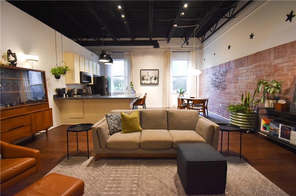 5097 Peachtree Road C
