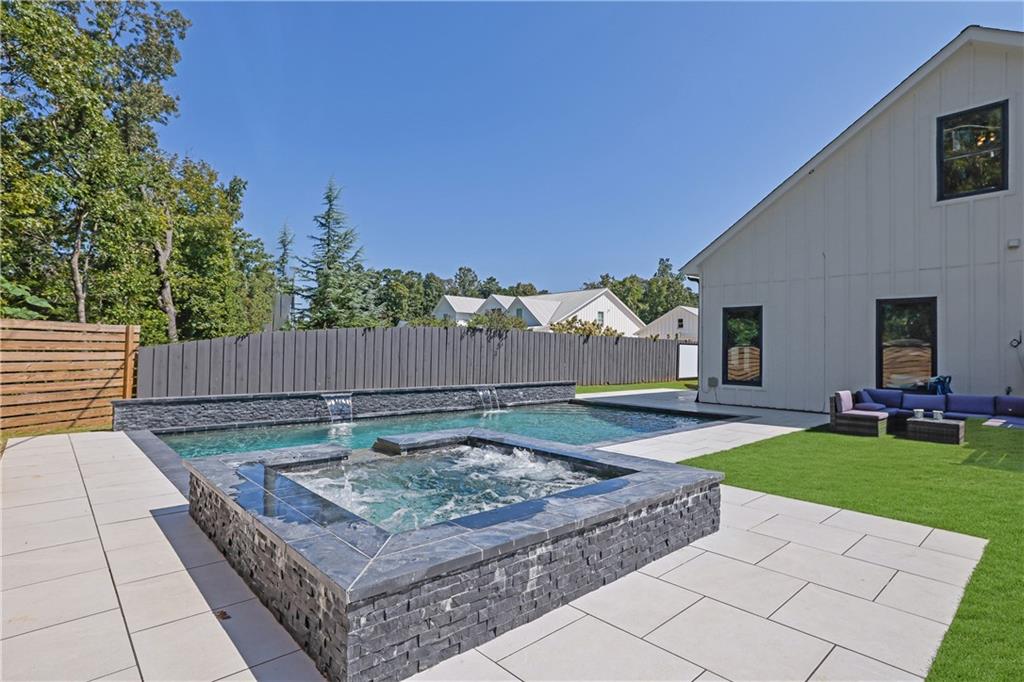 5525 Hubbard Town Road