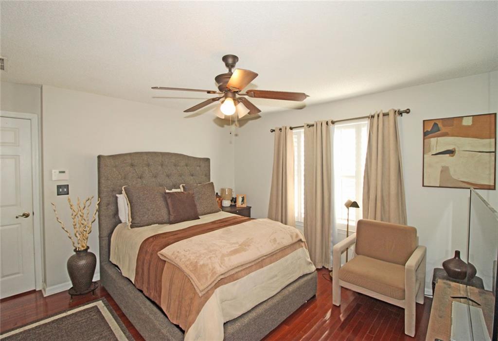 162 Summer Lake Drive SW