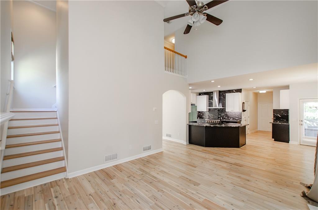 600 Oakmont Hill