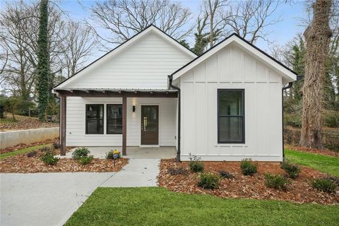 672 Commercial Avenue NW Atlanta GA 30318