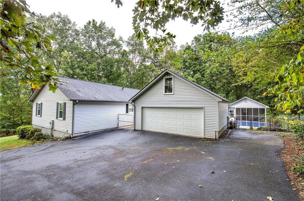 65 Gaddis Road NW
