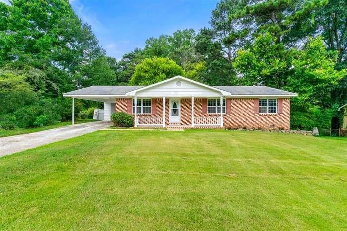 3027 Lakeridge Drive SE