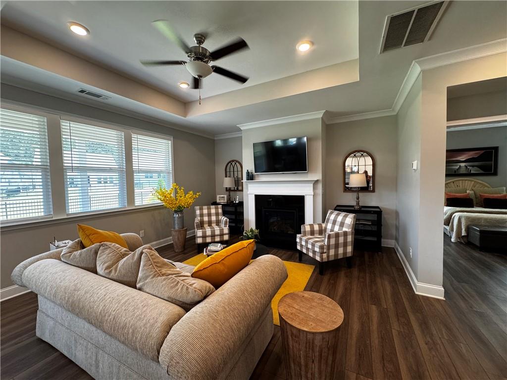 5231 Noble Oak Cove