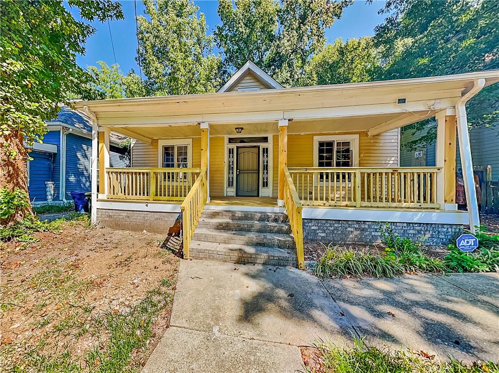 Beautiful recently remolded 4 bed 1.5 bath home near all of the action. High Ceilings and four large Spacious bedrooms. Nicely sized kitchen. Gorgeous bathrooms. This house has all the charm you could ask for in this historic area. Close to restaurants, shops, minutes from Downtown, and Perkerson Park. Close access to I-85. Hurry before it is gone!
This property is eligible for deposit alternative coverage in lieu of a security deposit. Eligibility requirements apply. For details and enrollment, please contact our leasing team and enjoy a deposit-free renting experience!
Specialized Property Management residents are enrolled in the Resident Benefits Package (RBP) for $42.00/month which includes tenant legal liability insurance, HVAC air filter delivery (for applicable properties), credit reporting, renter rewards program, and much more!