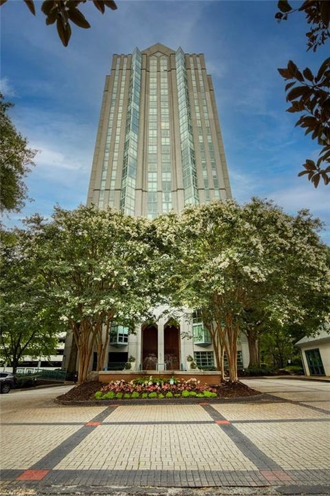Condo For Sale - 2870 Pharr Court South #2403<br/> Atlanta, GA 30305