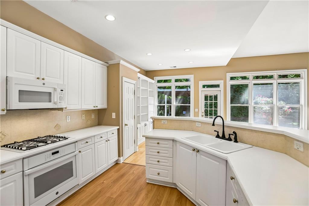 3054 Montclair Circle SE