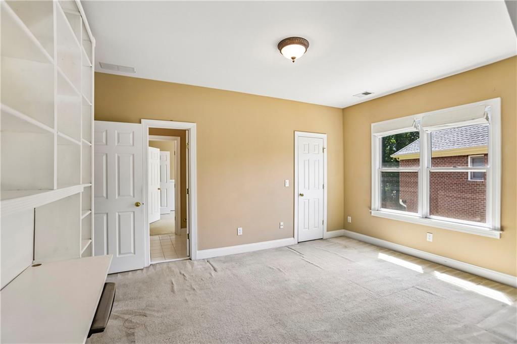 3054 Montclair Circle SE