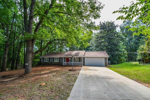 Photo of 110 E Country Woods Drive, Covington, GA 30016 (MLS # 7820380)
