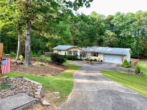 Homes For Sale - 3412 Springdale Forrest Avenue<br/> Gainesville, GA 30506