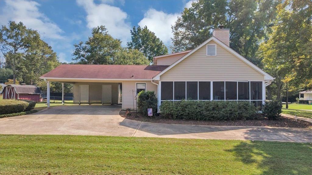 5573 FARM HOUSE Lane