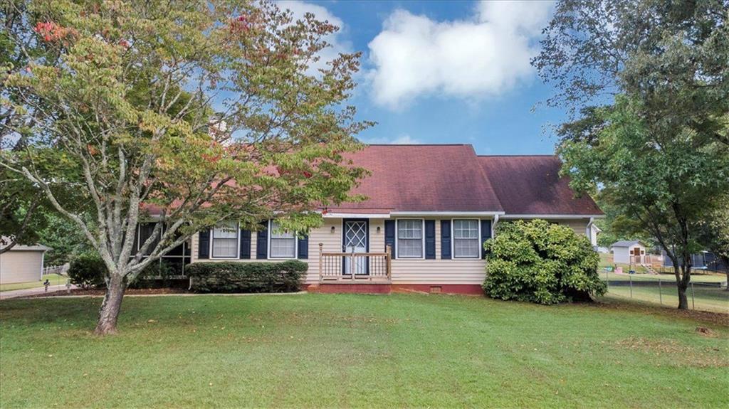 5573 FARM HOUSE Lane