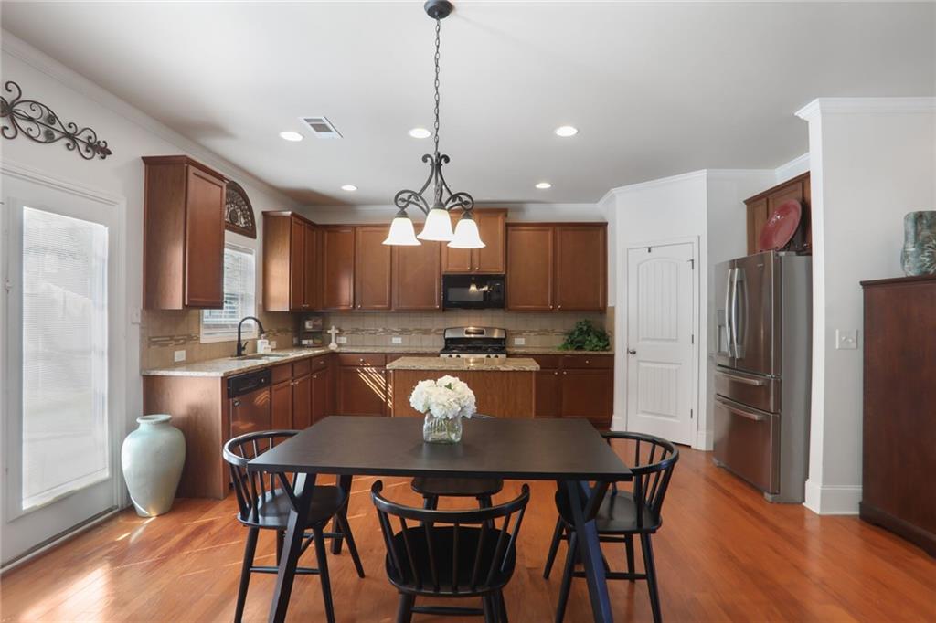 415 Eldridge Drive, Suwanee, Georgia image 8