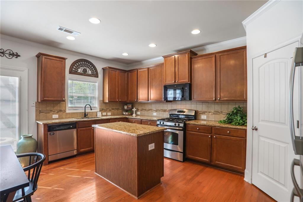 415 Eldridge Drive, Suwanee, Georgia image 10