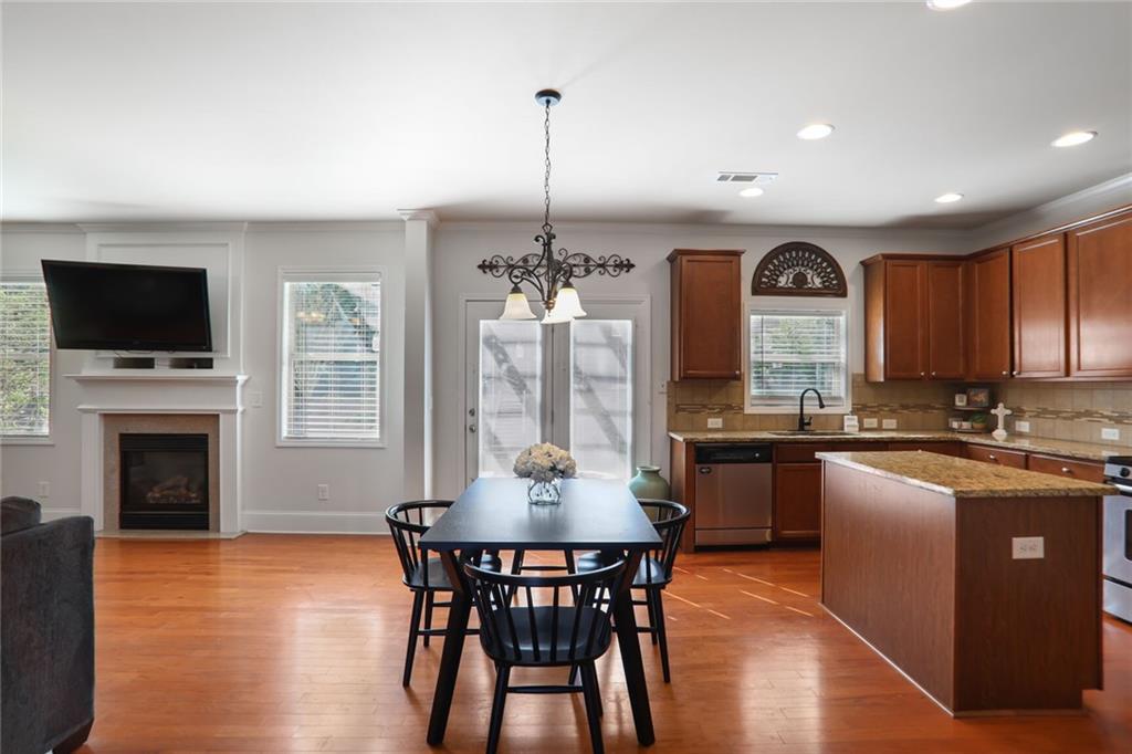 415 Eldridge Drive, Suwanee, Georgia image 9