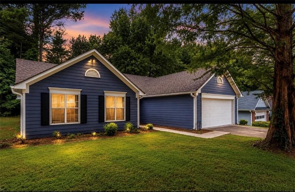 956 FOREST PATH, STONE MOUNTAIN, GA 30088 - Image a9e5dc85585b90ae5d58e2c7d7cfcf95/1254198402