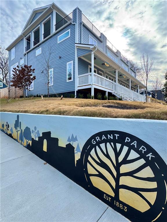 458 Connally Street SE