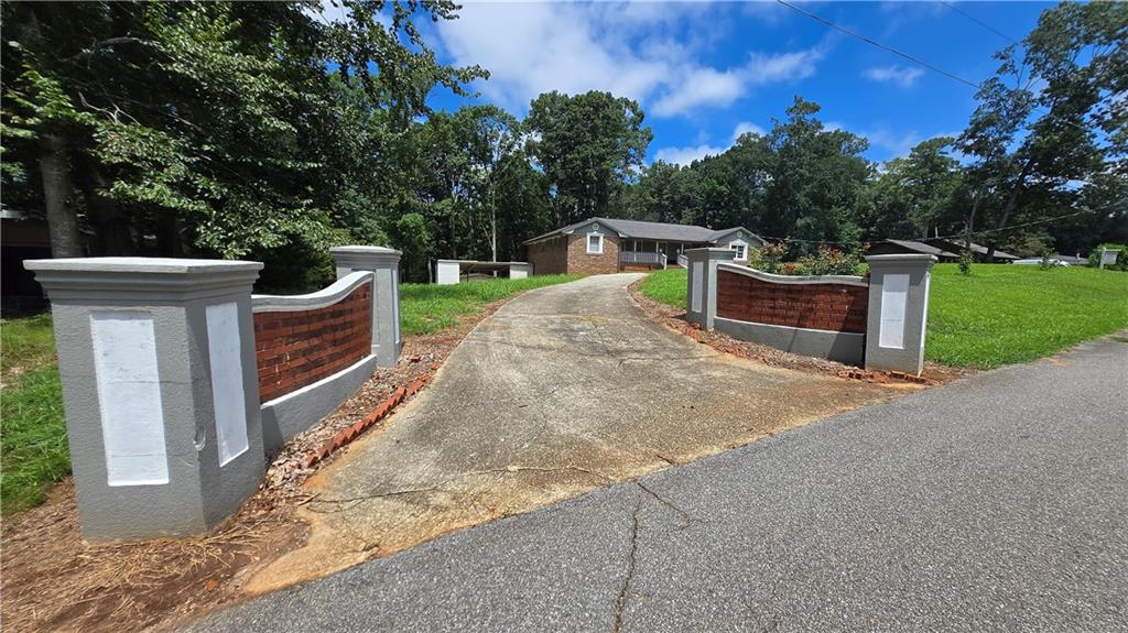 1558 Pine Circle