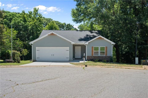 Homes For Sale - 135 Tyrus Lane<br/> Royston, GA 30662