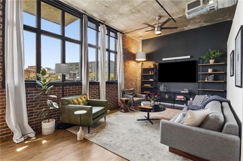 Condo For Sale - 640 Glen Iris Drive #302<br/> Atlanta, GA 30308