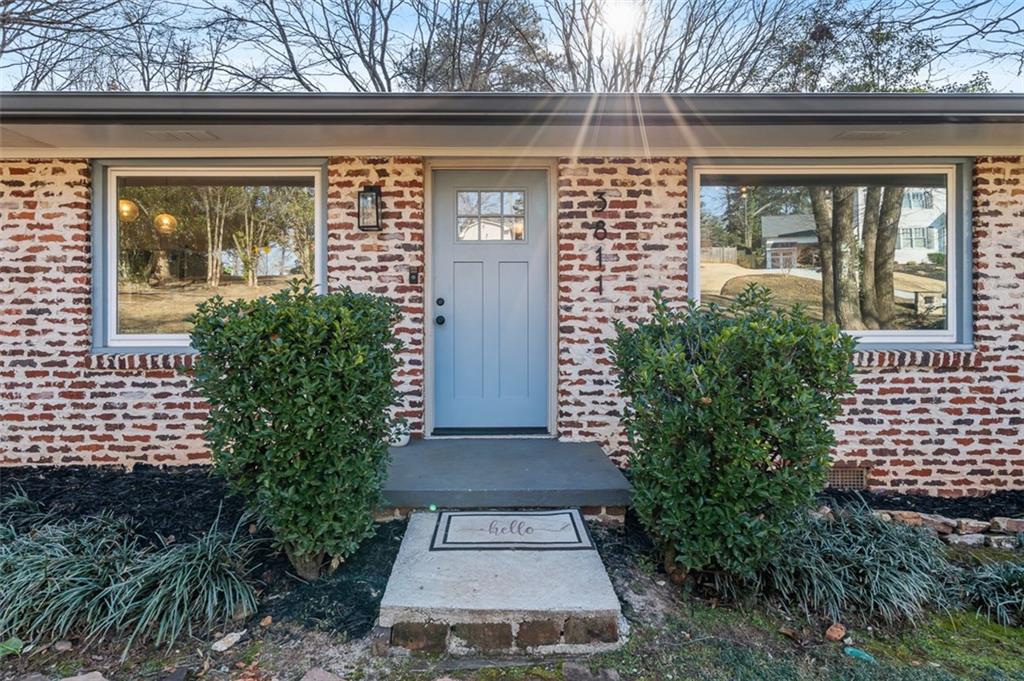 3811 Hillcrest Drive SE