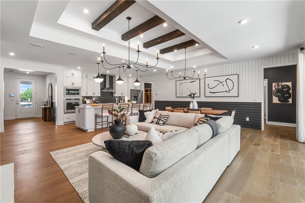 1361 Canoe Drive