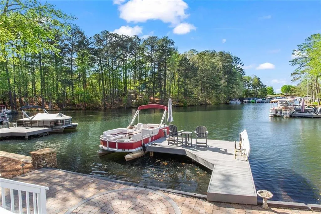 Alpharetta, Georgia 30005, United States, 4 Bedrooms Bedrooms, ,4 BathroomsBathrooms,Residential,Pending,107860