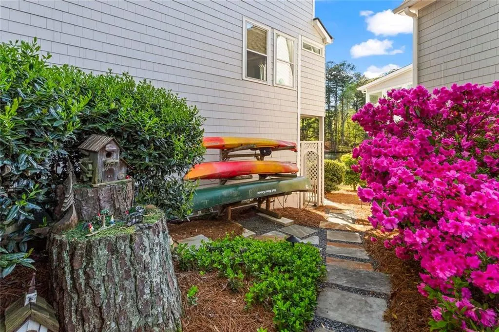 Alpharetta, Georgia 30005, United States, 4 Bedrooms Bedrooms, ,4 BathroomsBathrooms,Residential,Pending,107860