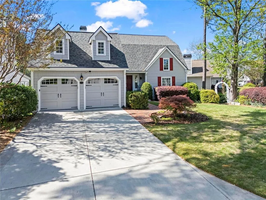 Alpharetta, Georgia 30005, United States, 4 Bedrooms Bedrooms, ,4 BathroomsBathrooms,Residential,Pending,107860