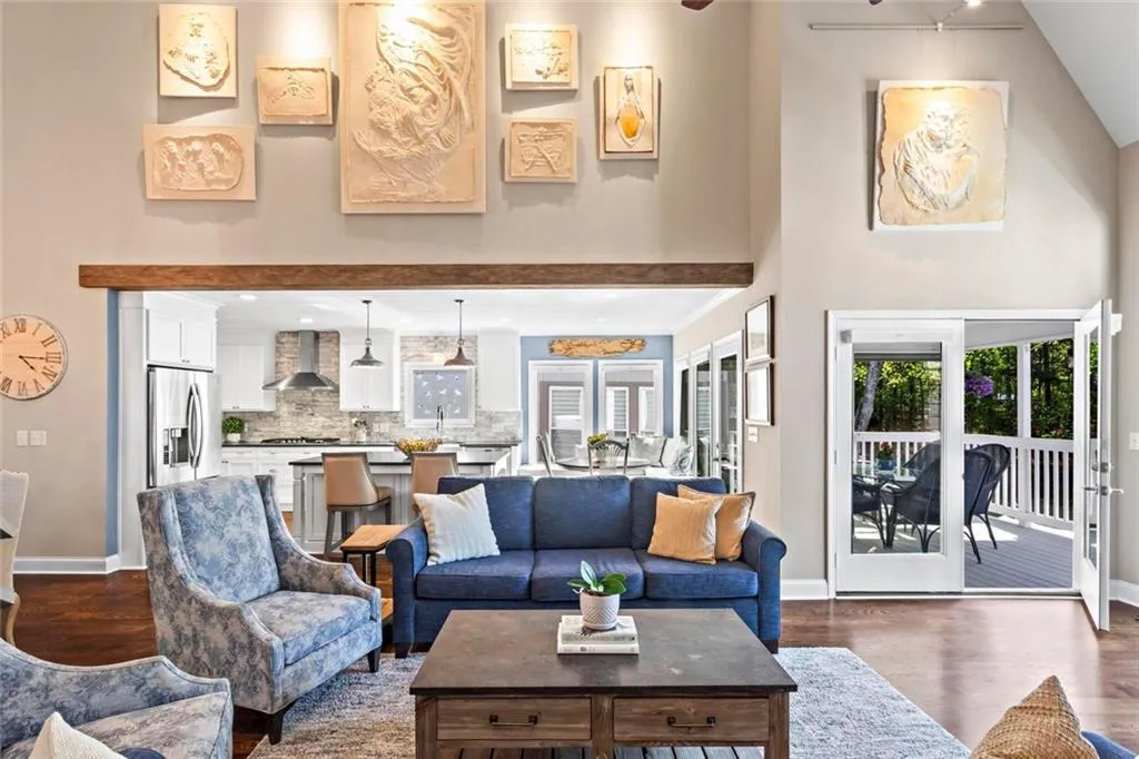 Alpharetta, Georgia 30005, United States, 4 Bedrooms Bedrooms, ,4 BathroomsBathrooms,Residential,Pending,107860