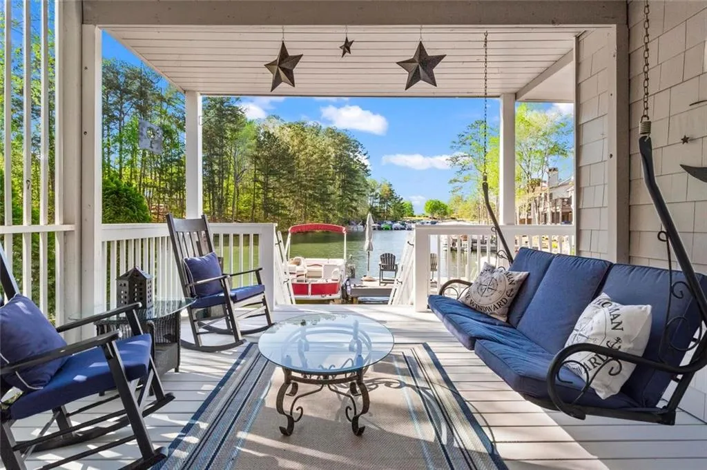 Alpharetta, Georgia 30005, United States, 4 Bedrooms Bedrooms, ,4 BathroomsBathrooms,Residential,Pending,107860