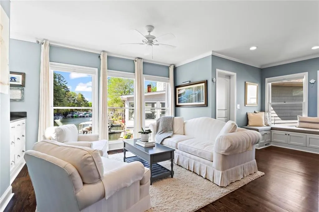 Alpharetta, Georgia 30005, United States, 4 Bedrooms Bedrooms, ,4 BathroomsBathrooms,Residential,Pending,107860