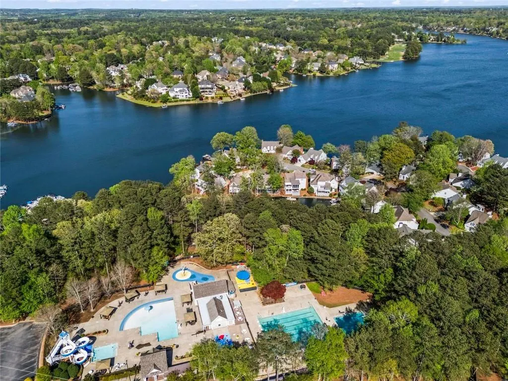 Alpharetta, Georgia 30005, United States, 4 Bedrooms Bedrooms, ,4 BathroomsBathrooms,Residential,Pending,107860