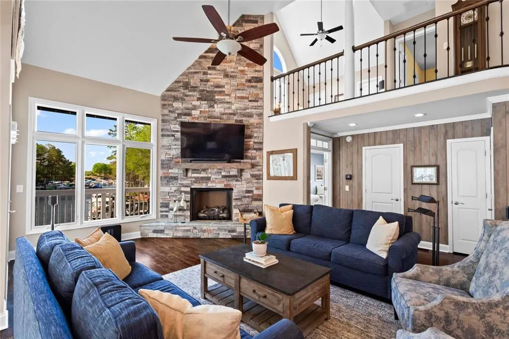 Alpharetta, Georgia 30005, United States, 4 Bedrooms Bedrooms, ,4 BathroomsBathrooms,Residential,Pending,107860