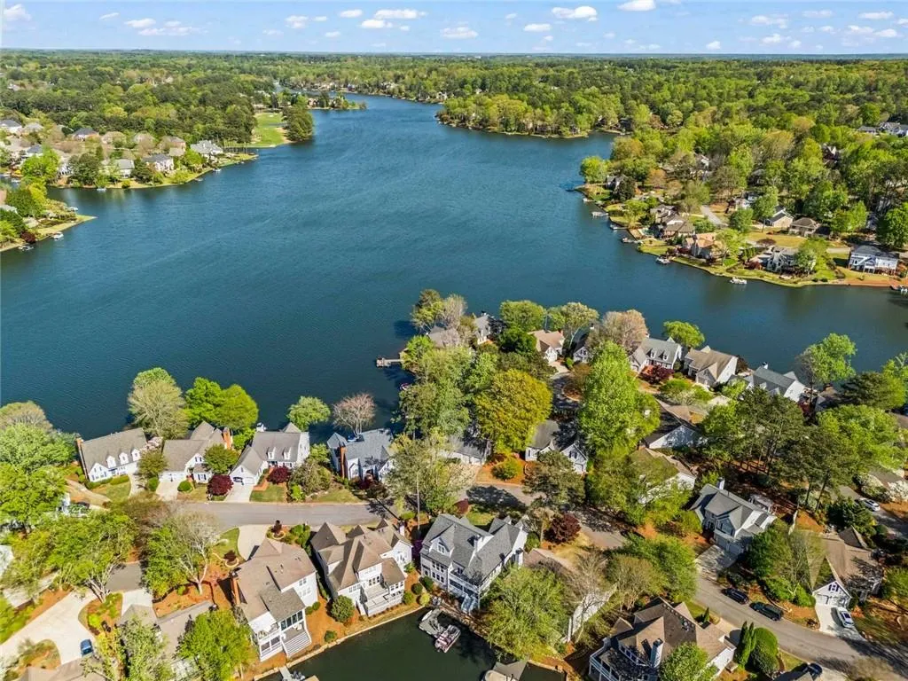 Alpharetta, Georgia 30005, United States, 4 Bedrooms Bedrooms, ,4 BathroomsBathrooms,Residential,Pending,107860