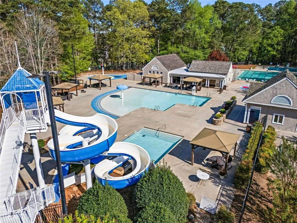 Alpharetta, Georgia 30005, United States, 4 Bedrooms Bedrooms, ,4 BathroomsBathrooms,Residential,Pending,107860