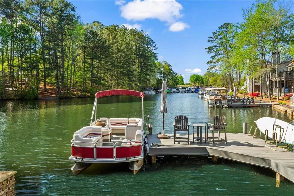 Alpharetta, Georgia 30005, United States, 4 Bedrooms Bedrooms, ,4 BathroomsBathrooms,Residential,Pending,107860