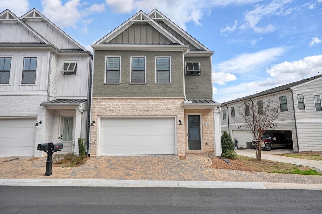 123 Village Green Avenue